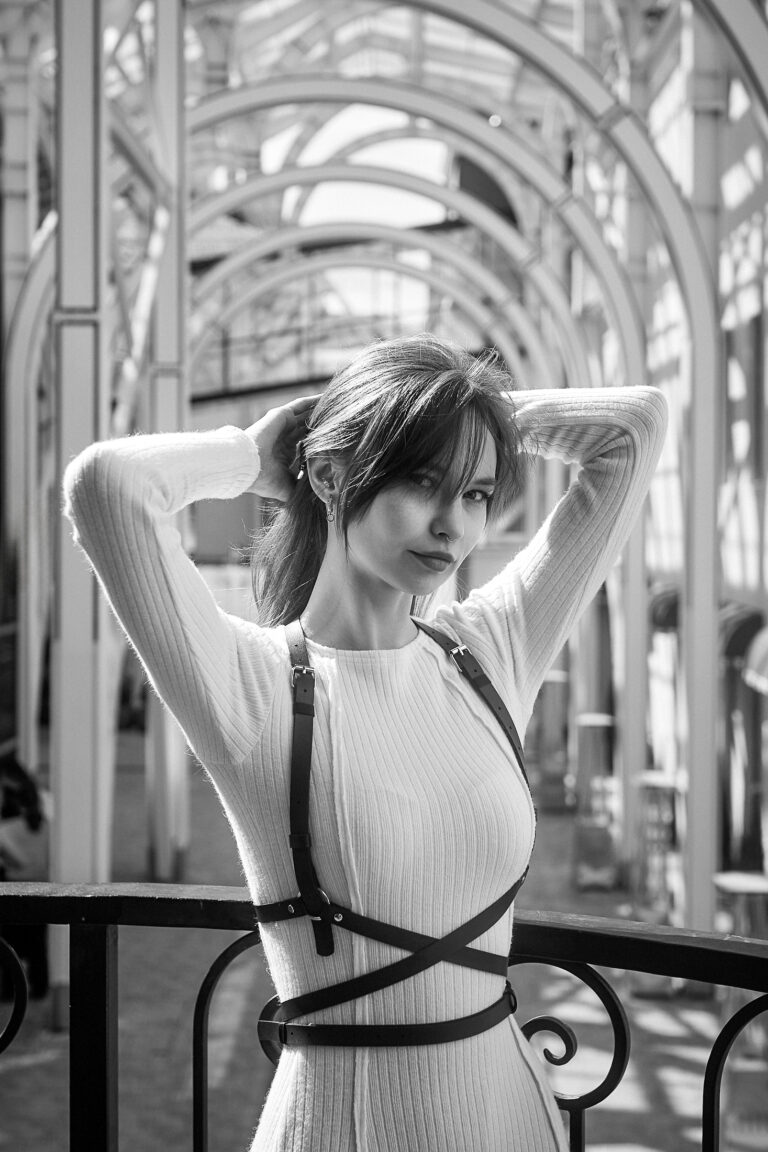 Женская фотосессия у ТЮЗ